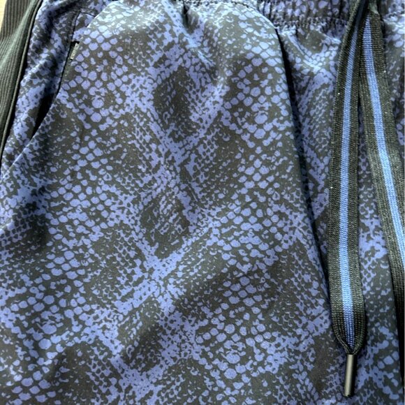 Athleta Womens Brooklyn Jogger Pants Blue Black Snake Print Drawstring Size 10 - Picture 3 of 6